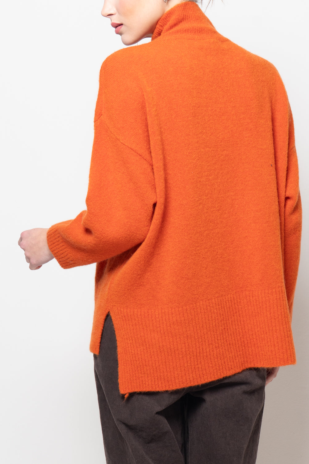 Maglia ampia con collo a cratere