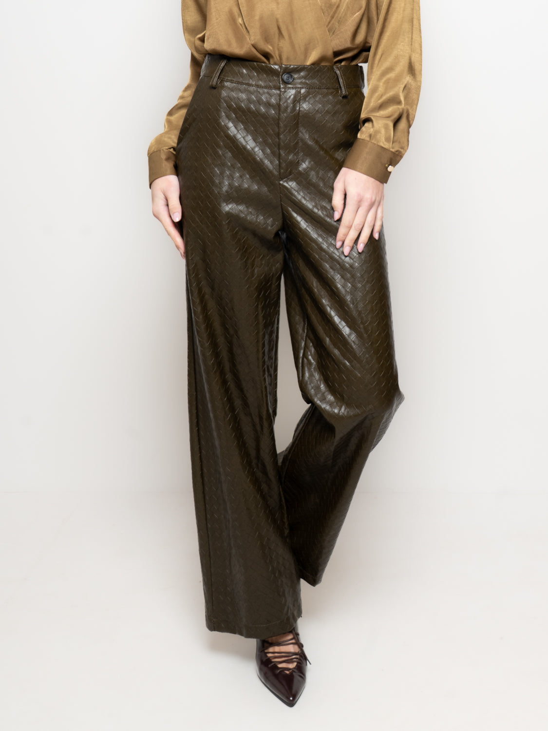 Pantalone culotte in ecopelle intrecciata