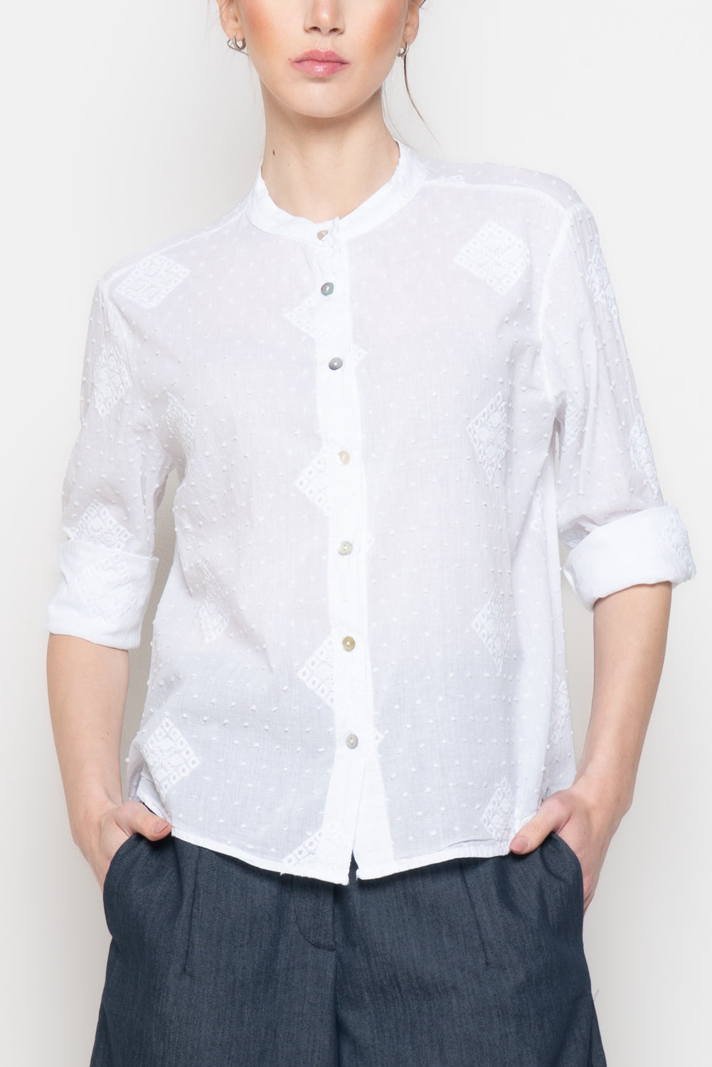 Camicia alla coreana con ricami