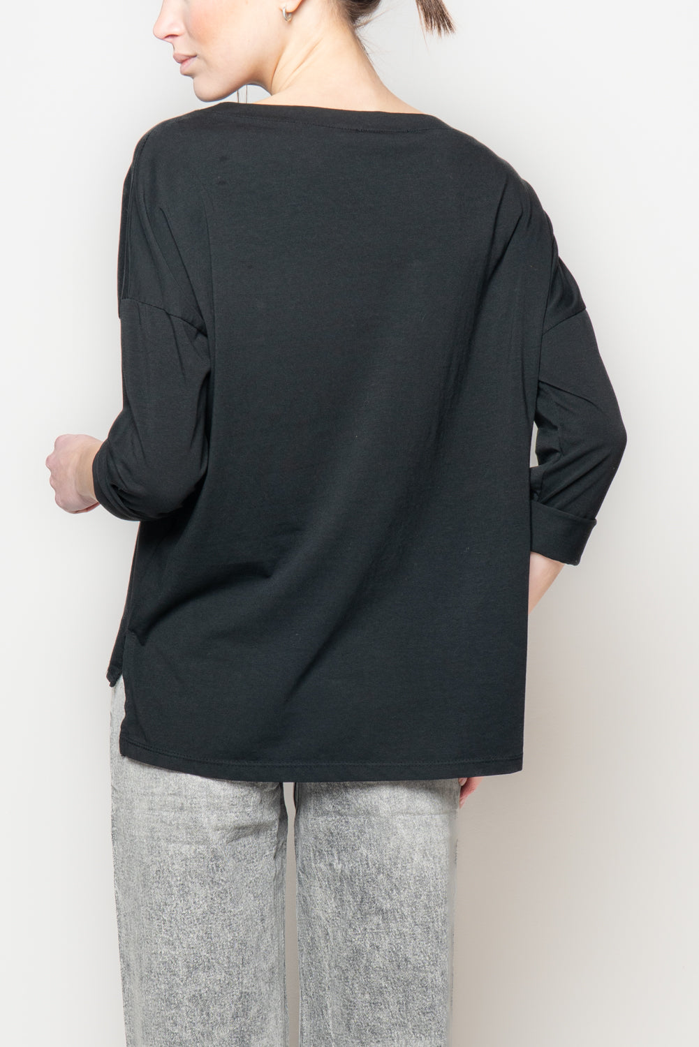 T shirt a manica lunga con scollo a barca