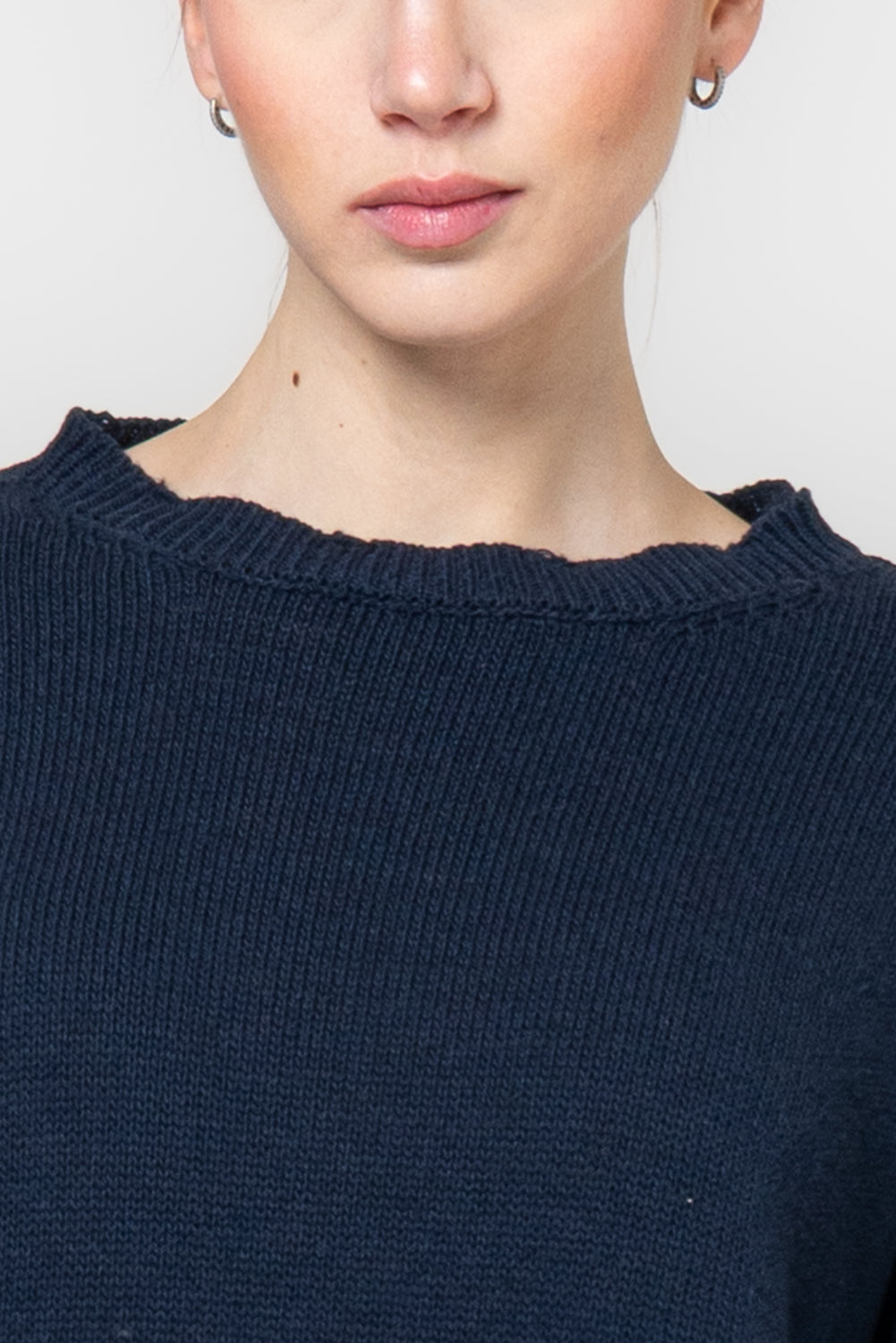 Maglia con profili sdruciti