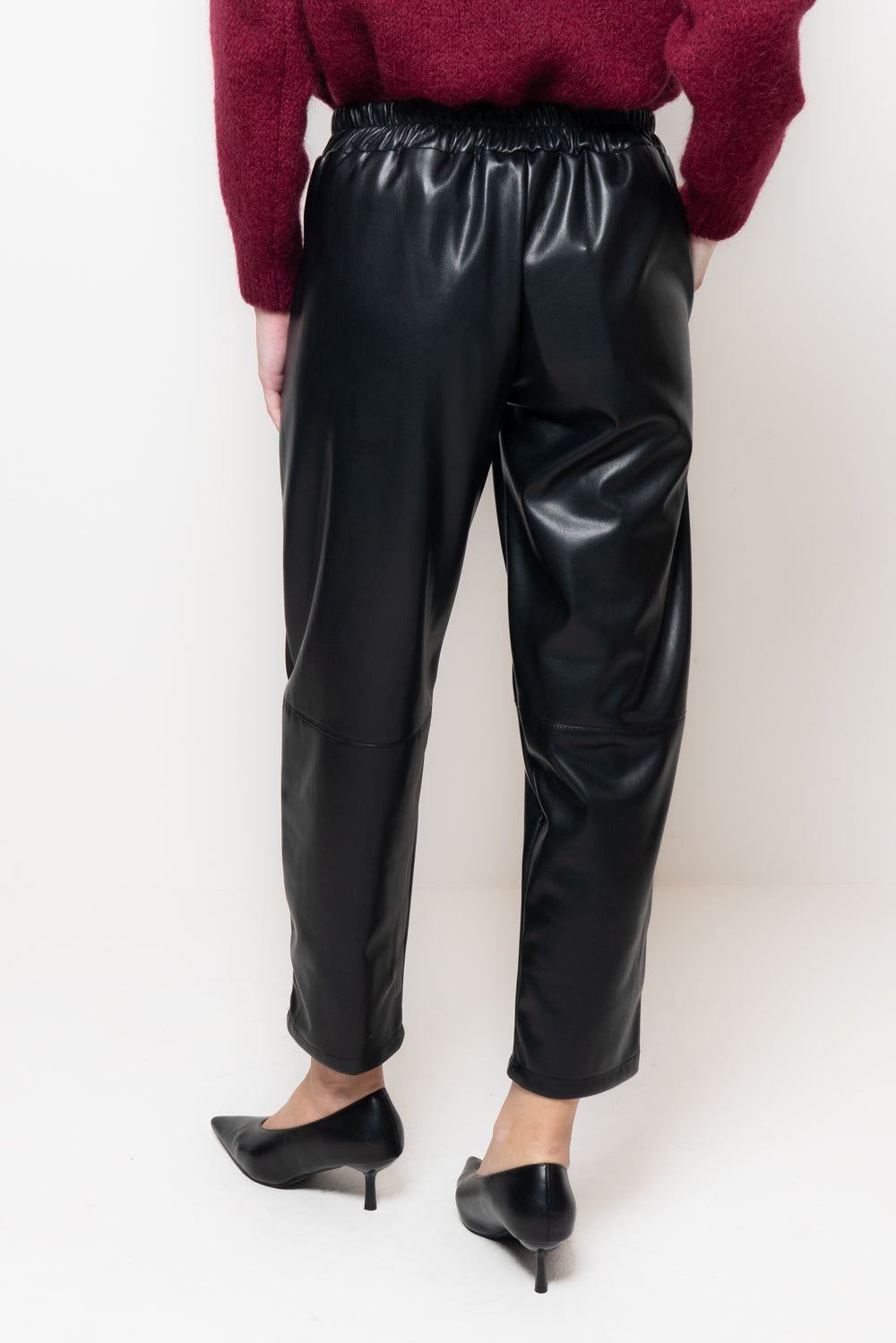 Pantalone baggy con elastico dietro