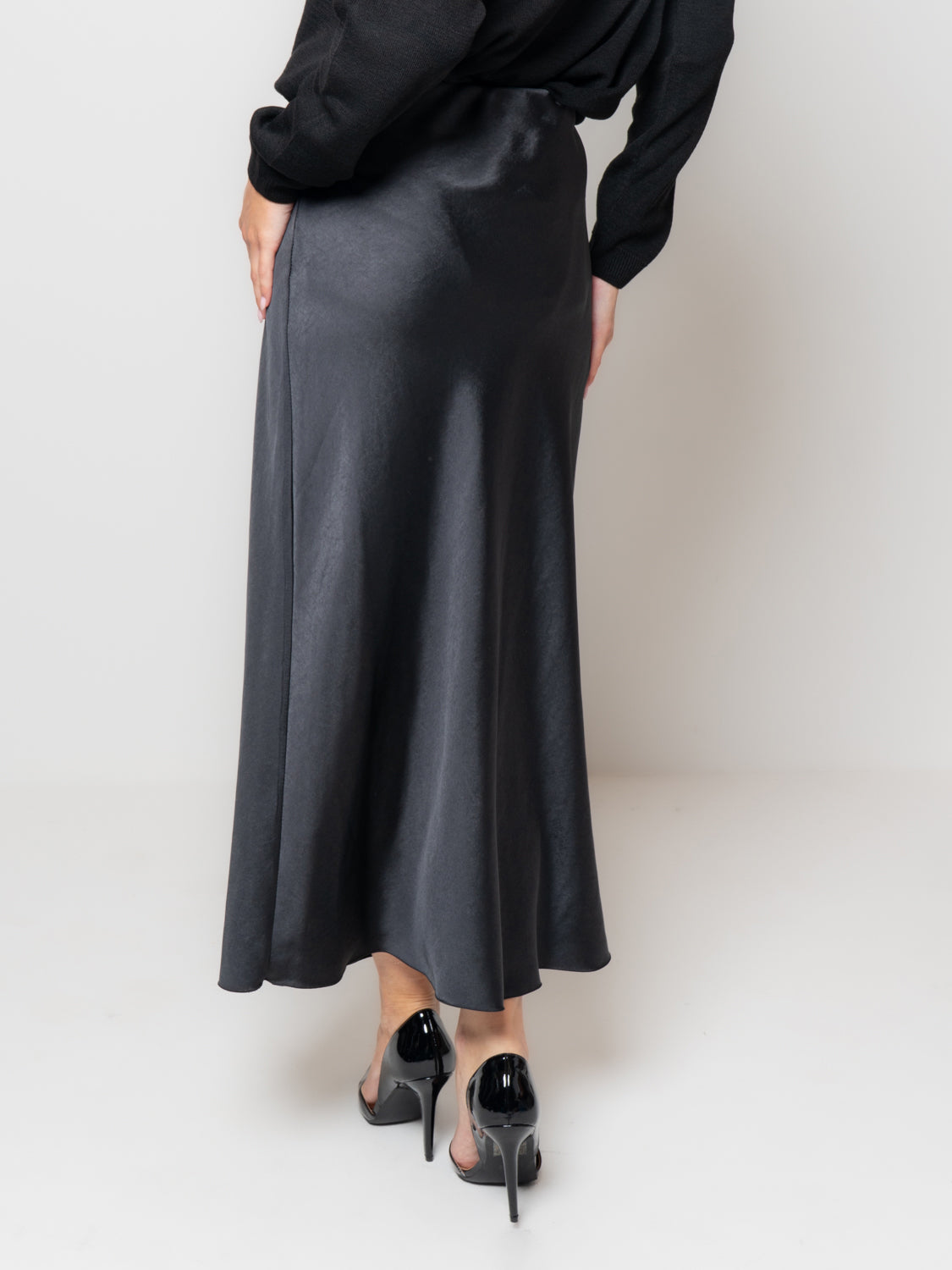 Gonna in satin lunga