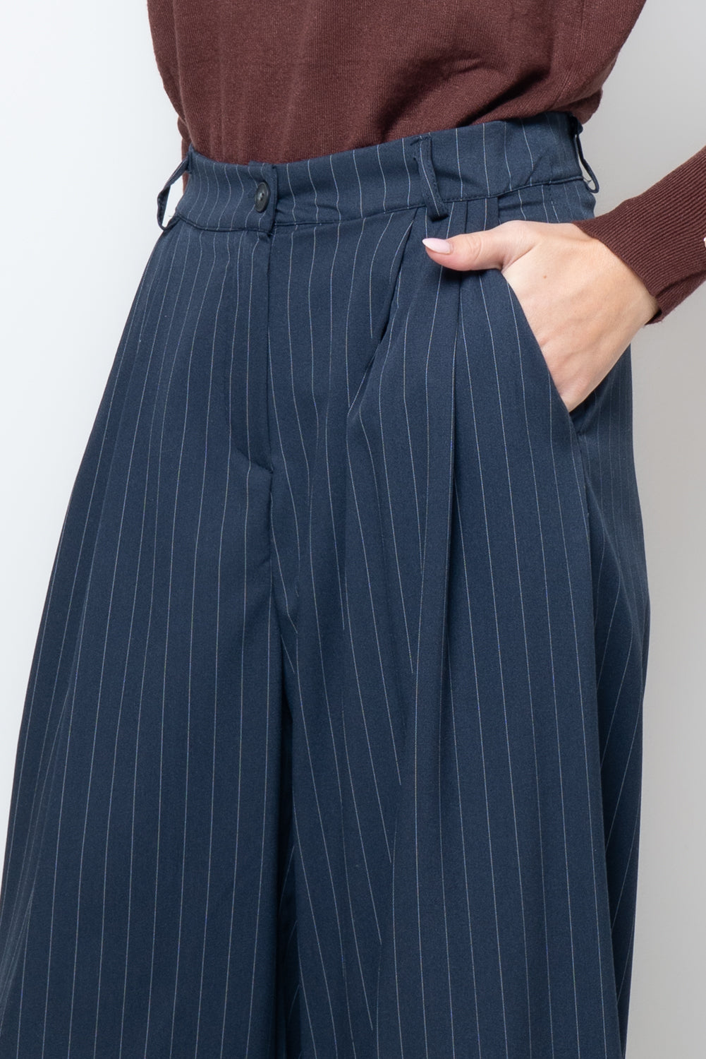 Pantaloni a palazo gessati