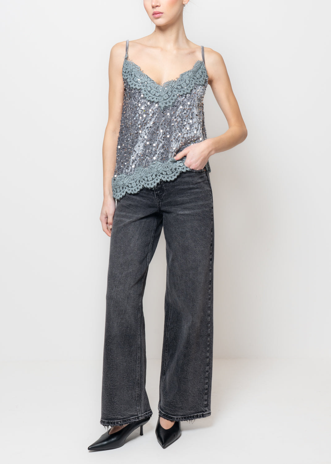 Top in paillettes e ciniglia