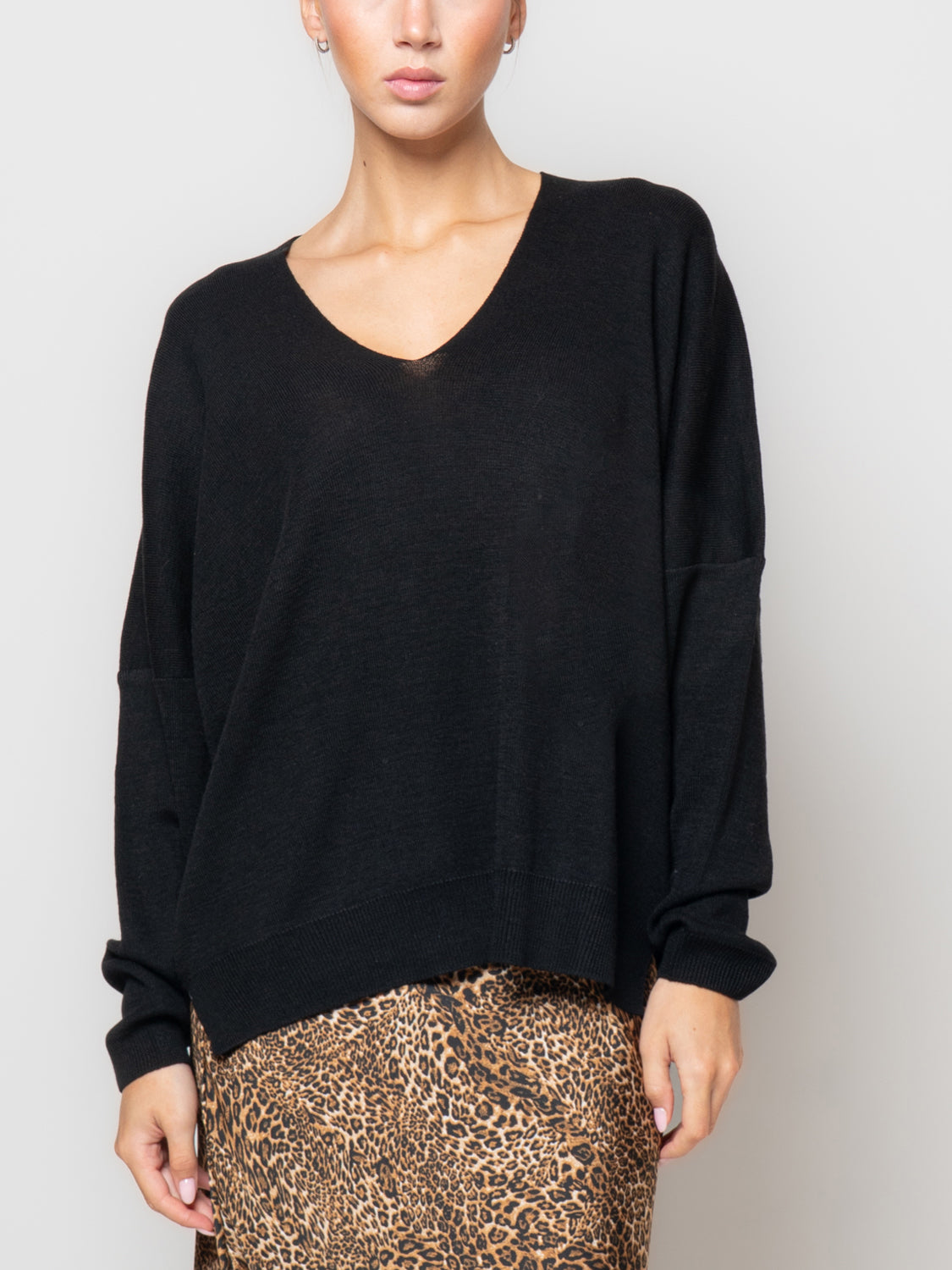 Maglia scollo a V misto lana