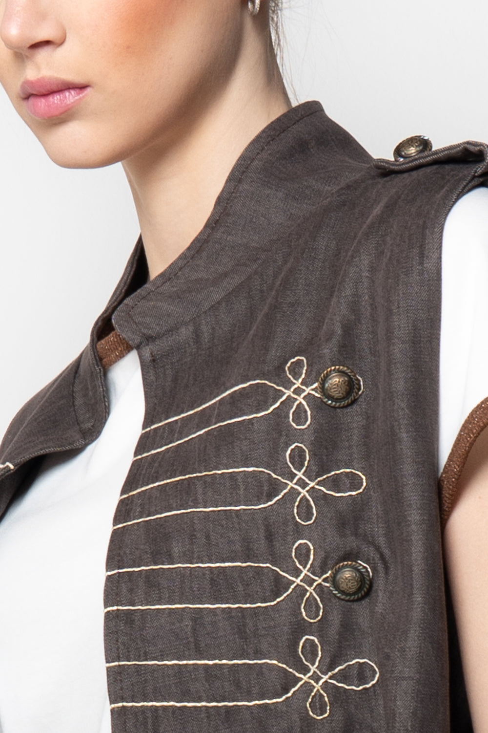 Gilet in Denim Stile Militare con Alamari