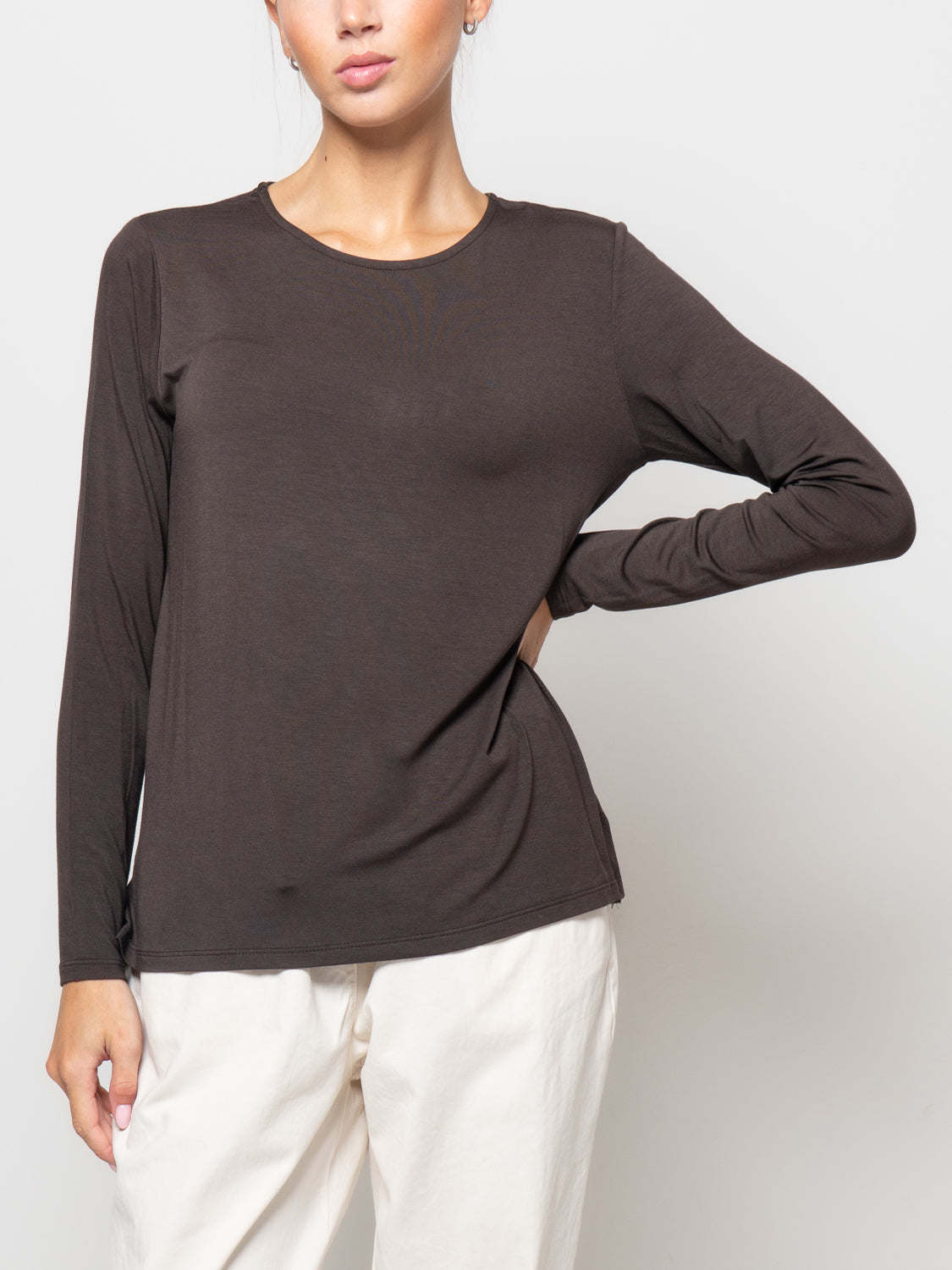 T shirt in viscosa con spacchi