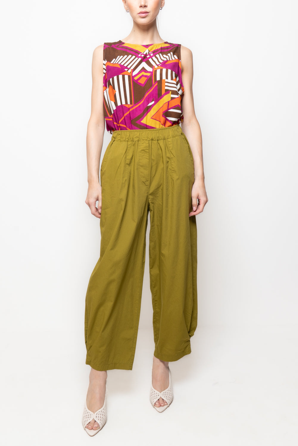 Pantalone barrel con maxi tasca