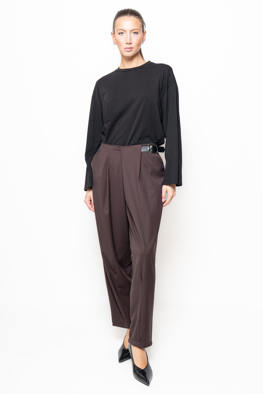 Pantalone carrot con cintura