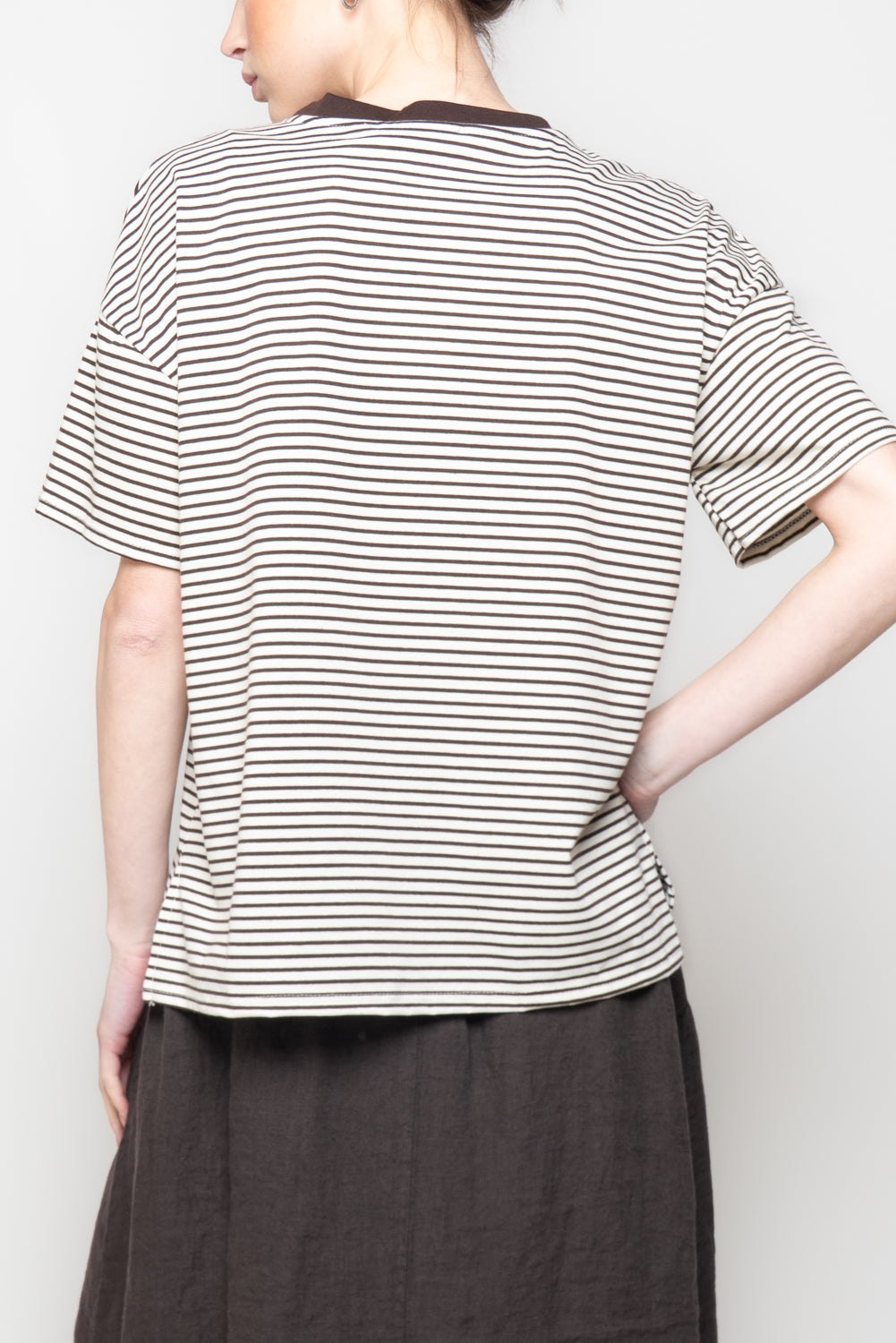 T-shirt a righe con profilo