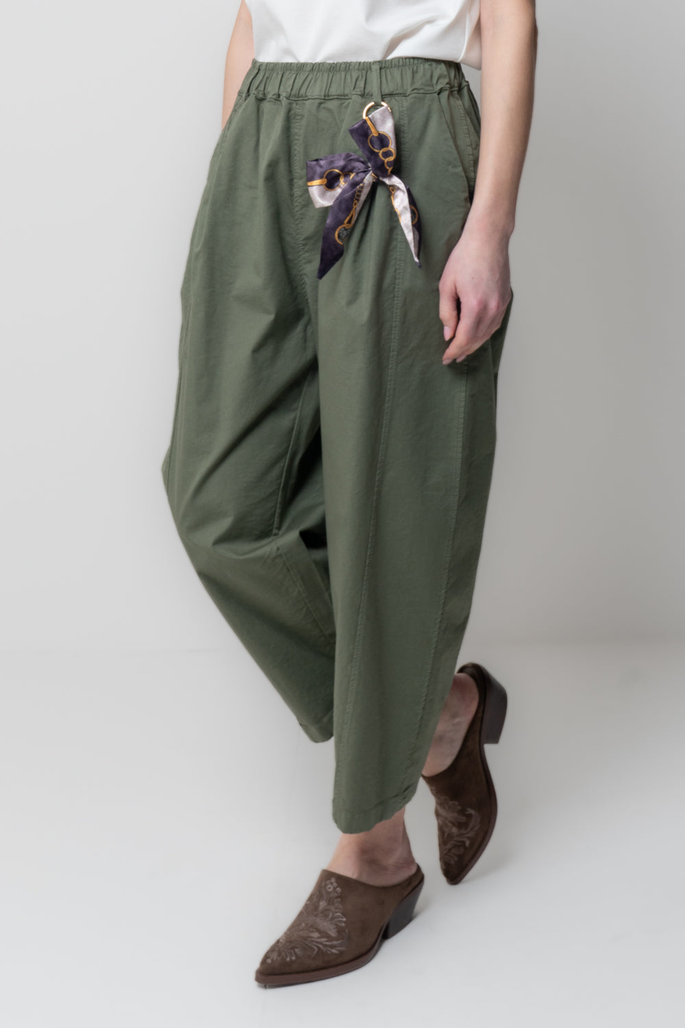 Pantalone a Carota con Foulard