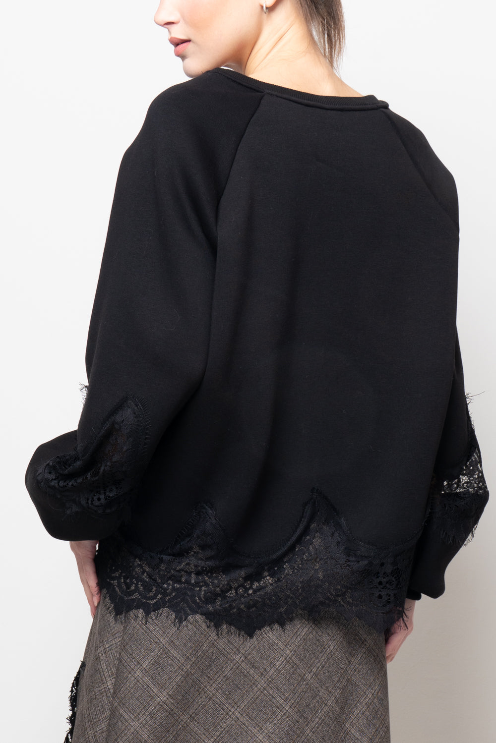 Felpa con balza in pizzo