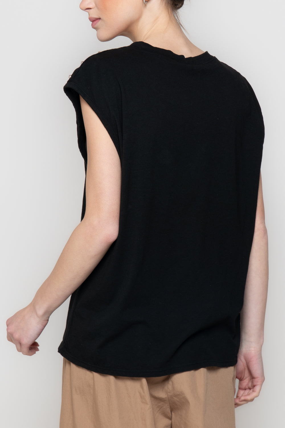 T-shirt con Borchie su Spalla