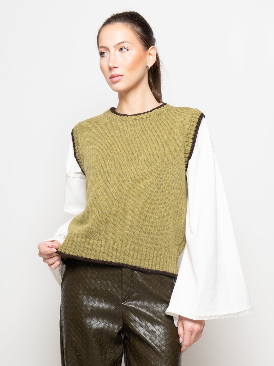 Gilet in maglia con profili a contrasto