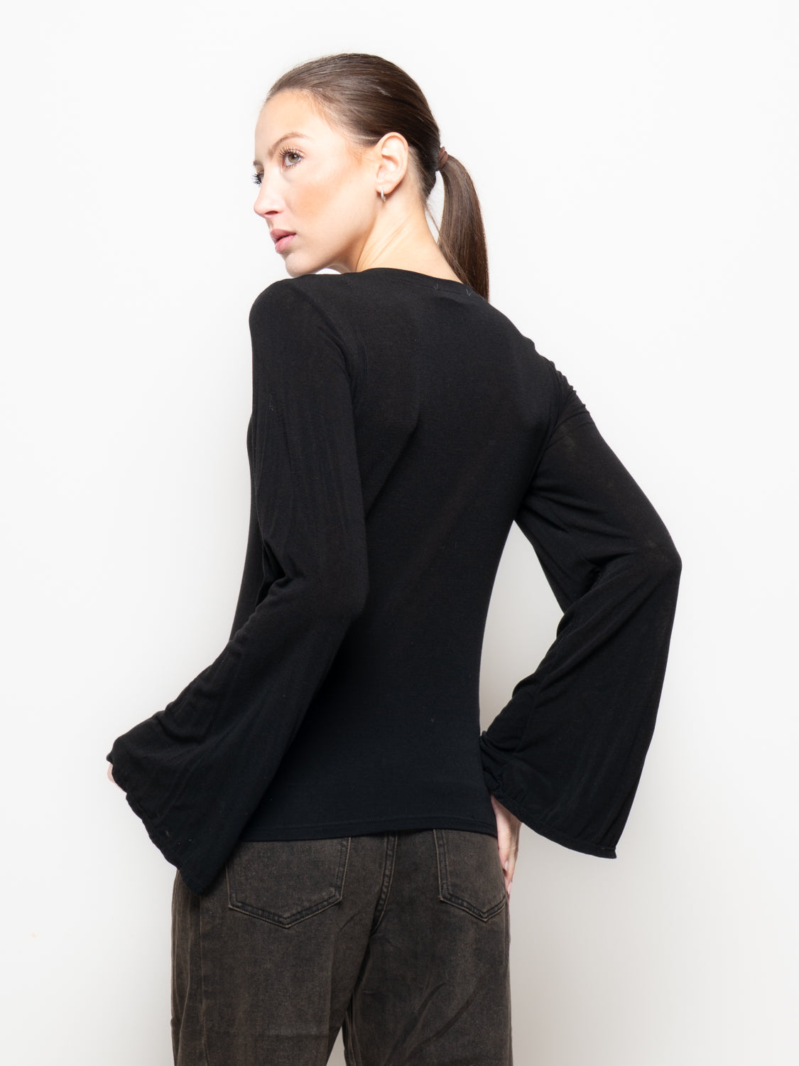 T shirt misto cashmere con manica svasata