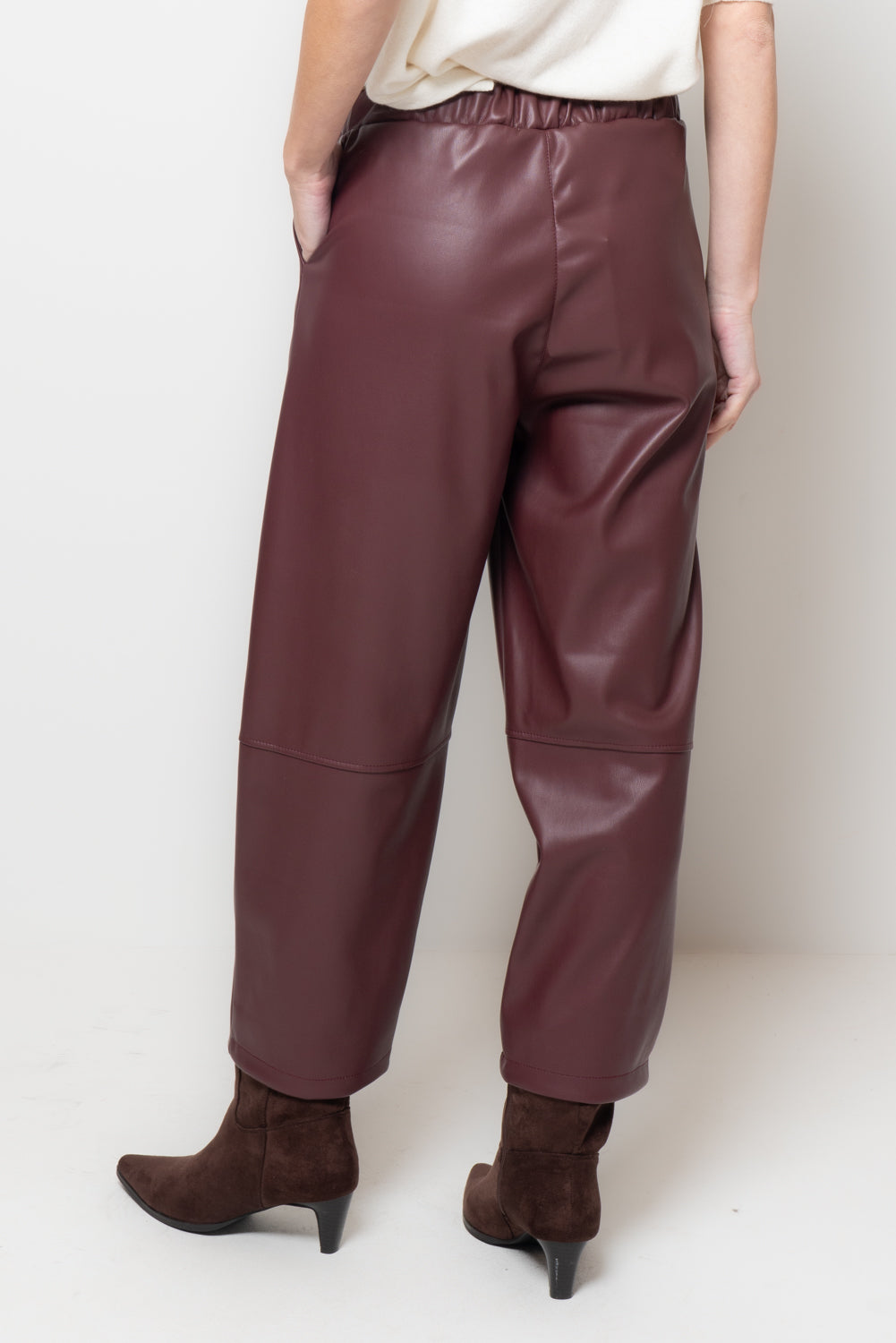 Pantalone baggy in similpelle