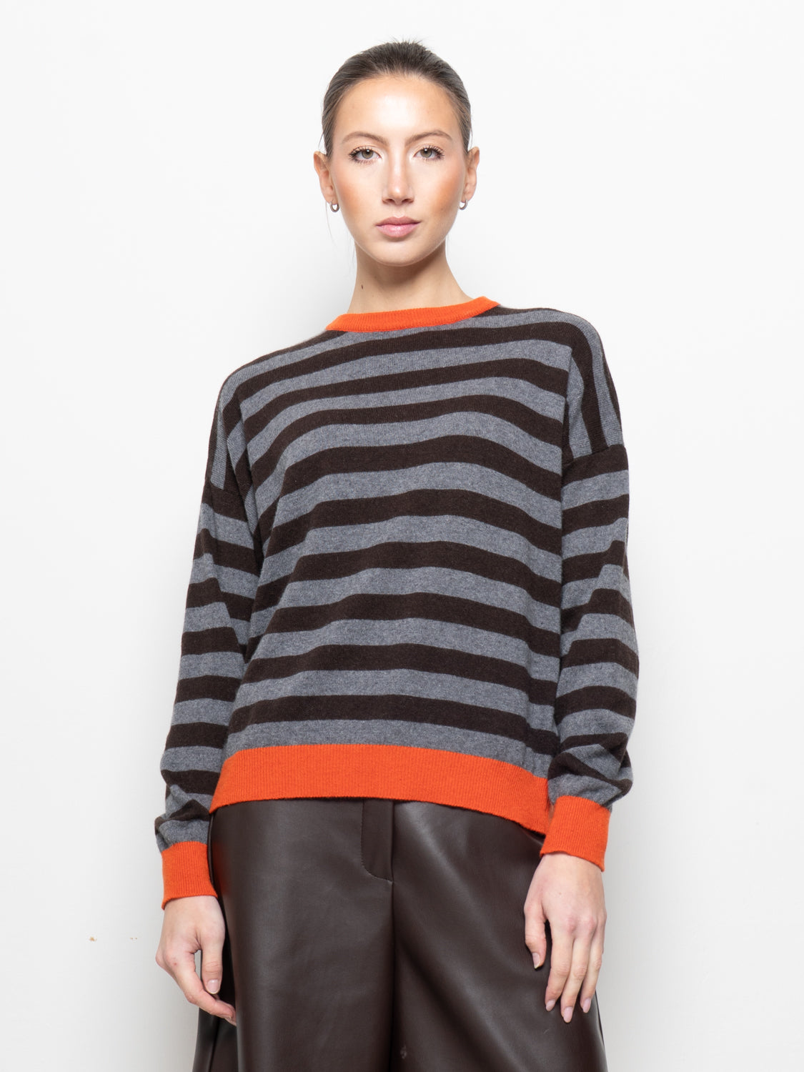 Maglia misto cachemire con profilo a contrasto