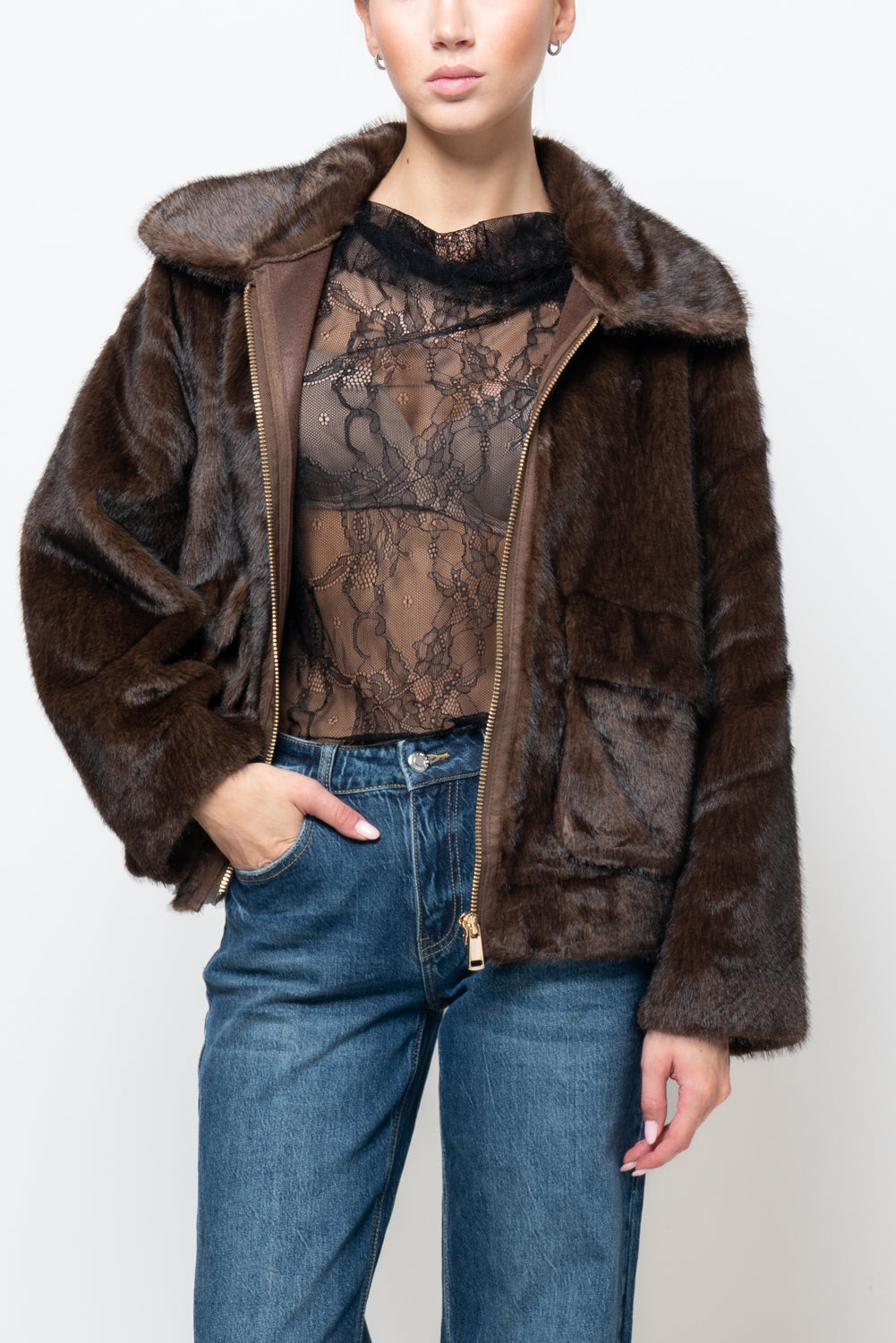 Pelliccia corta con colletto