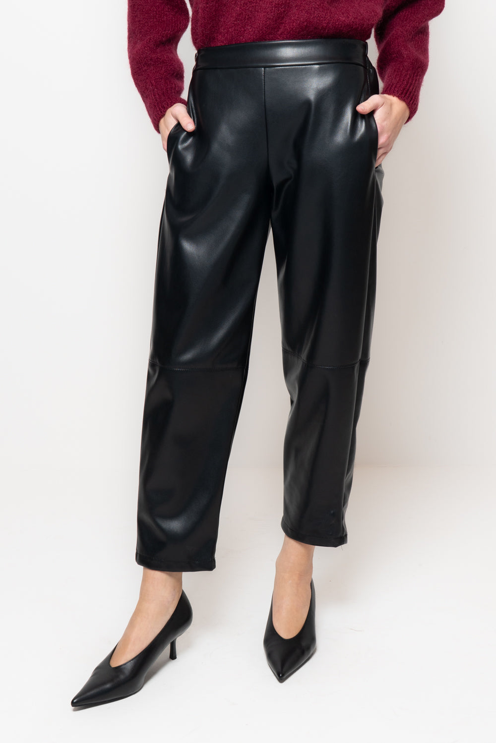 Pantalone baggy con elastico dietro