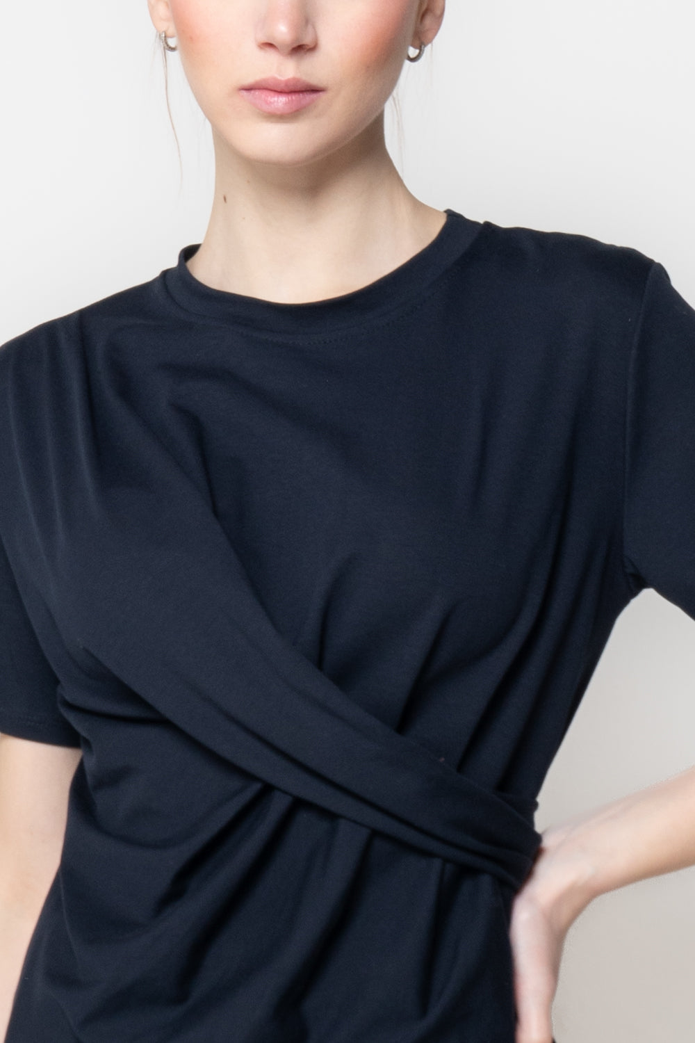 T-shirt con drappeggio