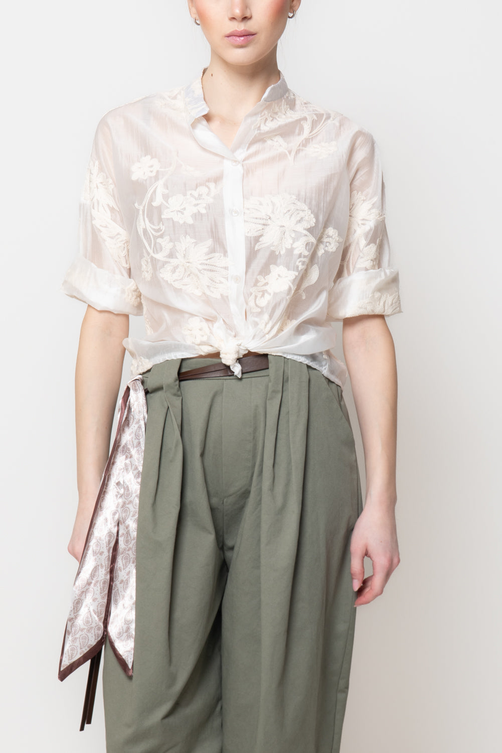 Camicia alla coreana con ricami