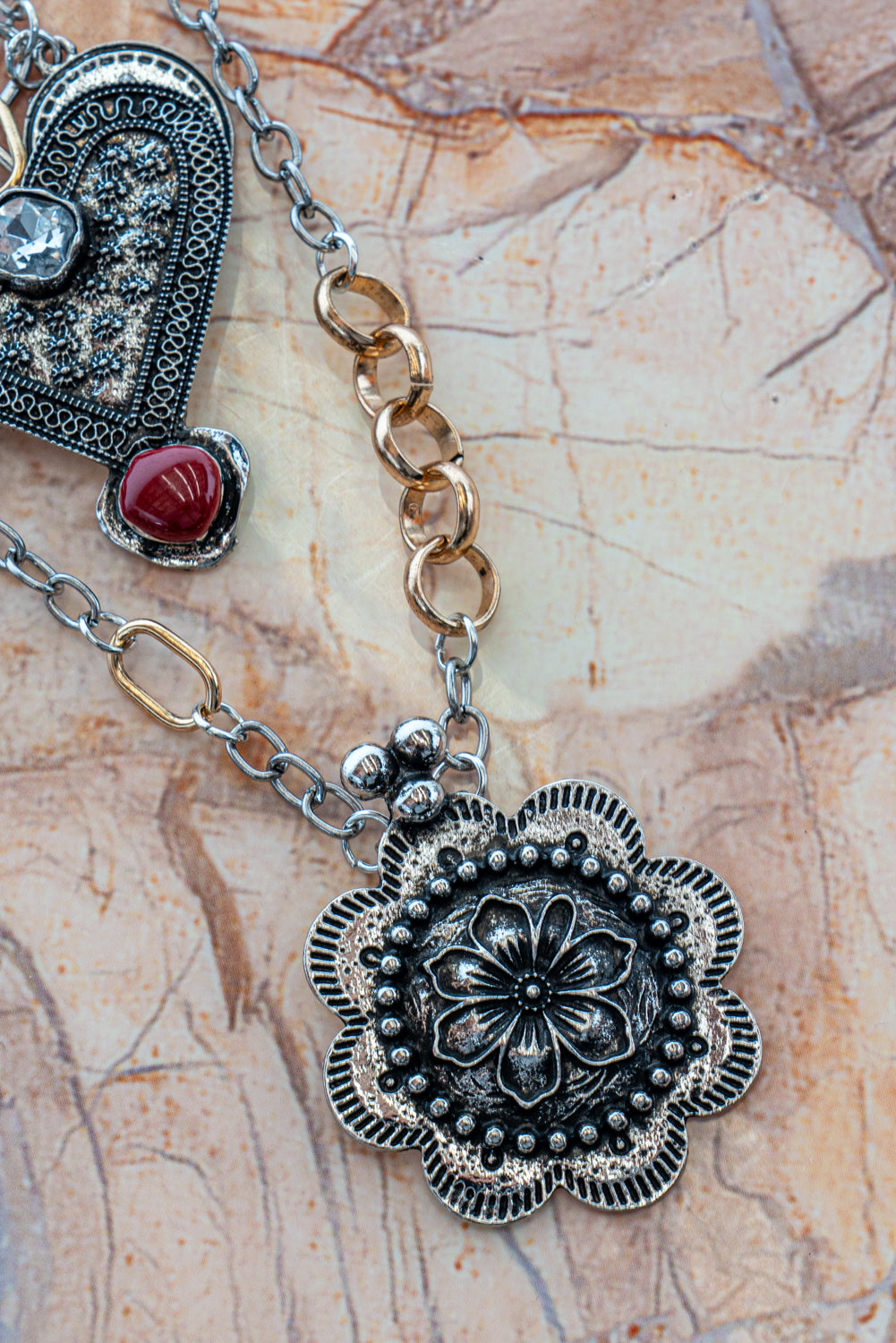 Collana con ciondoli