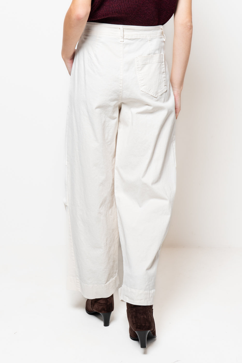 Barrel con bottone alla caviglia