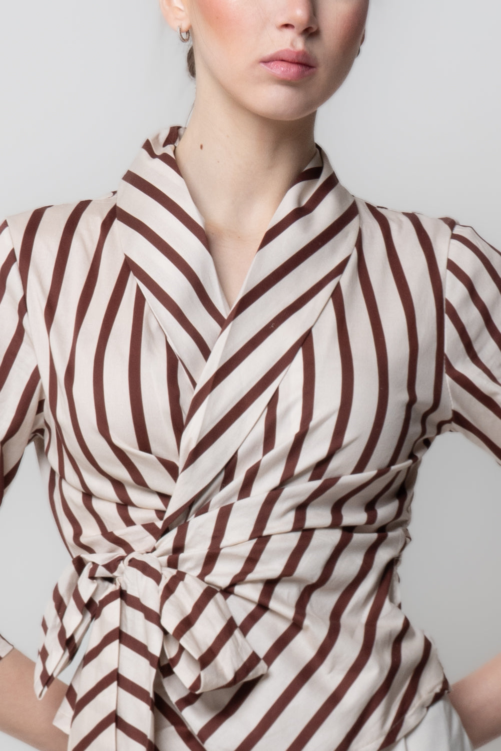 Camicia Rigata Nodata Frontale