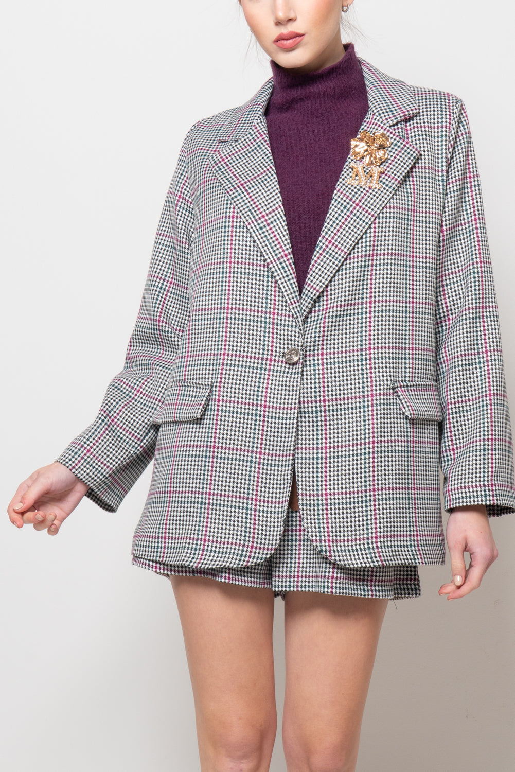 Giacca principe di galles con spille