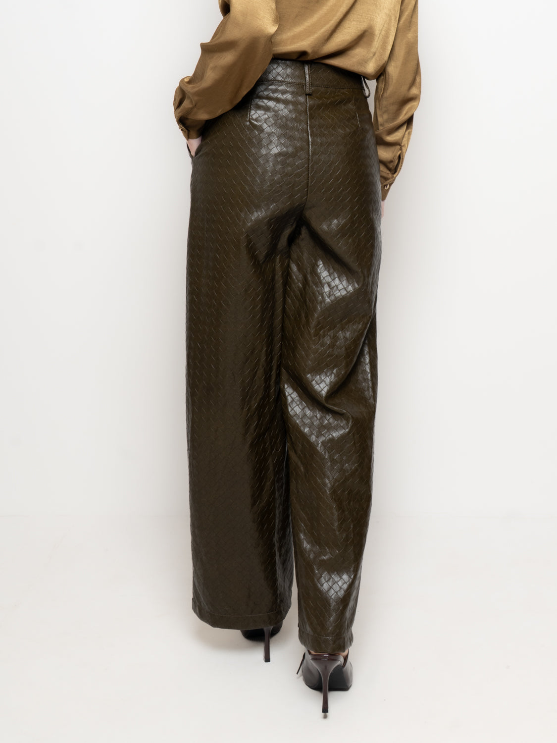 Pantalone culotte in ecopelle intrecciata