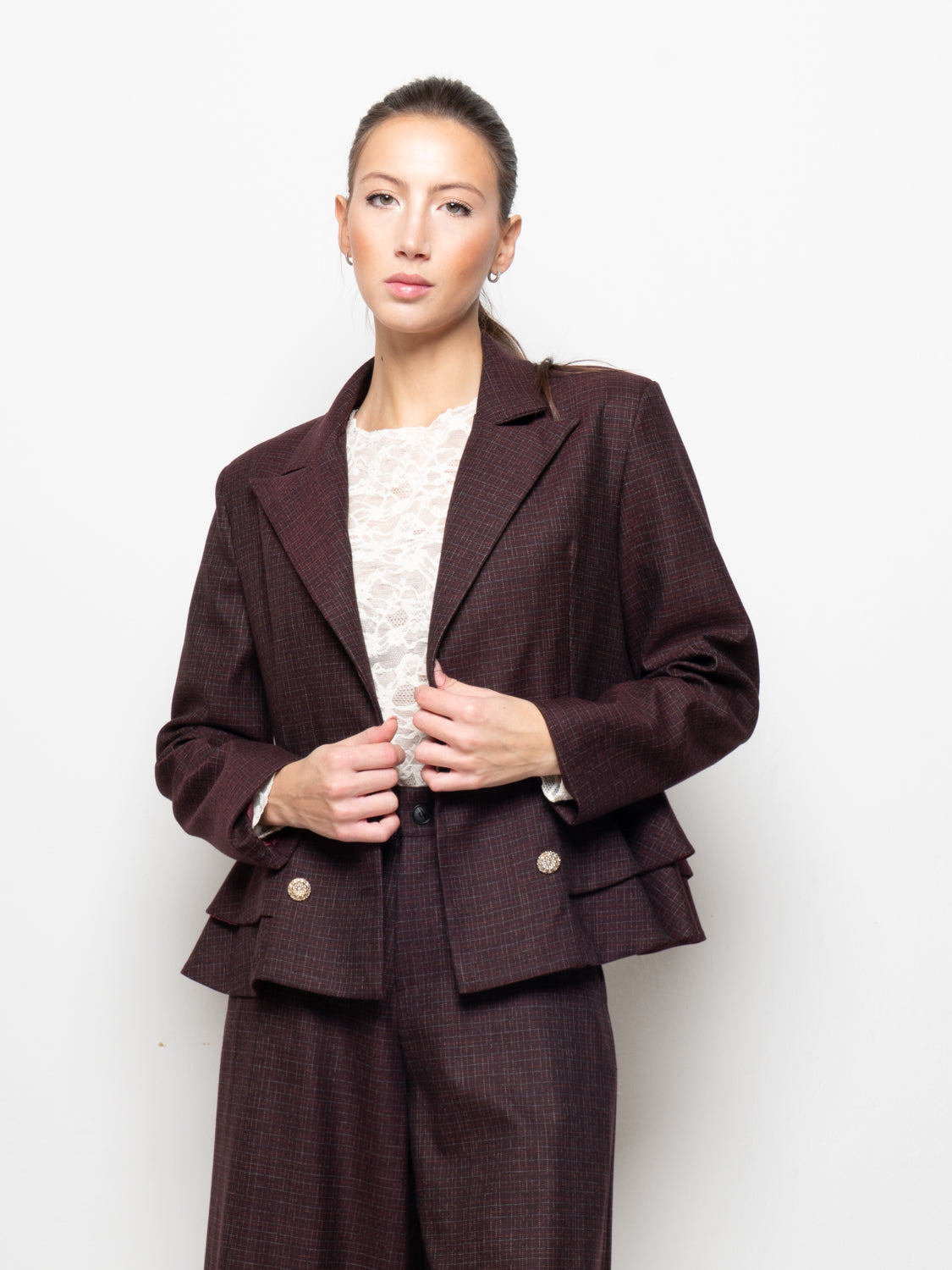 Blazer doppiopetto con balza e bottoni gioiello