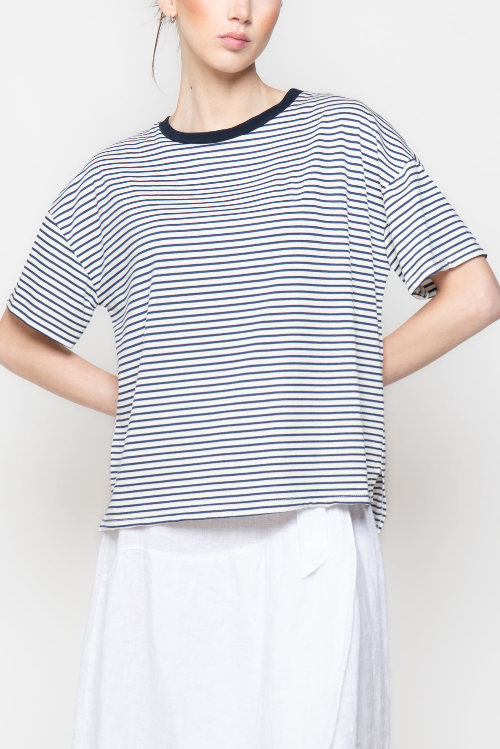T-shirt a righe con profilo
