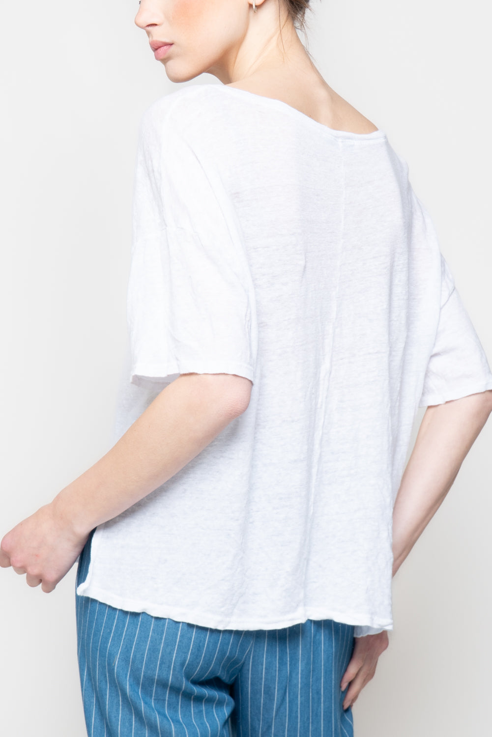 T-shirt scollo a V 100% lino