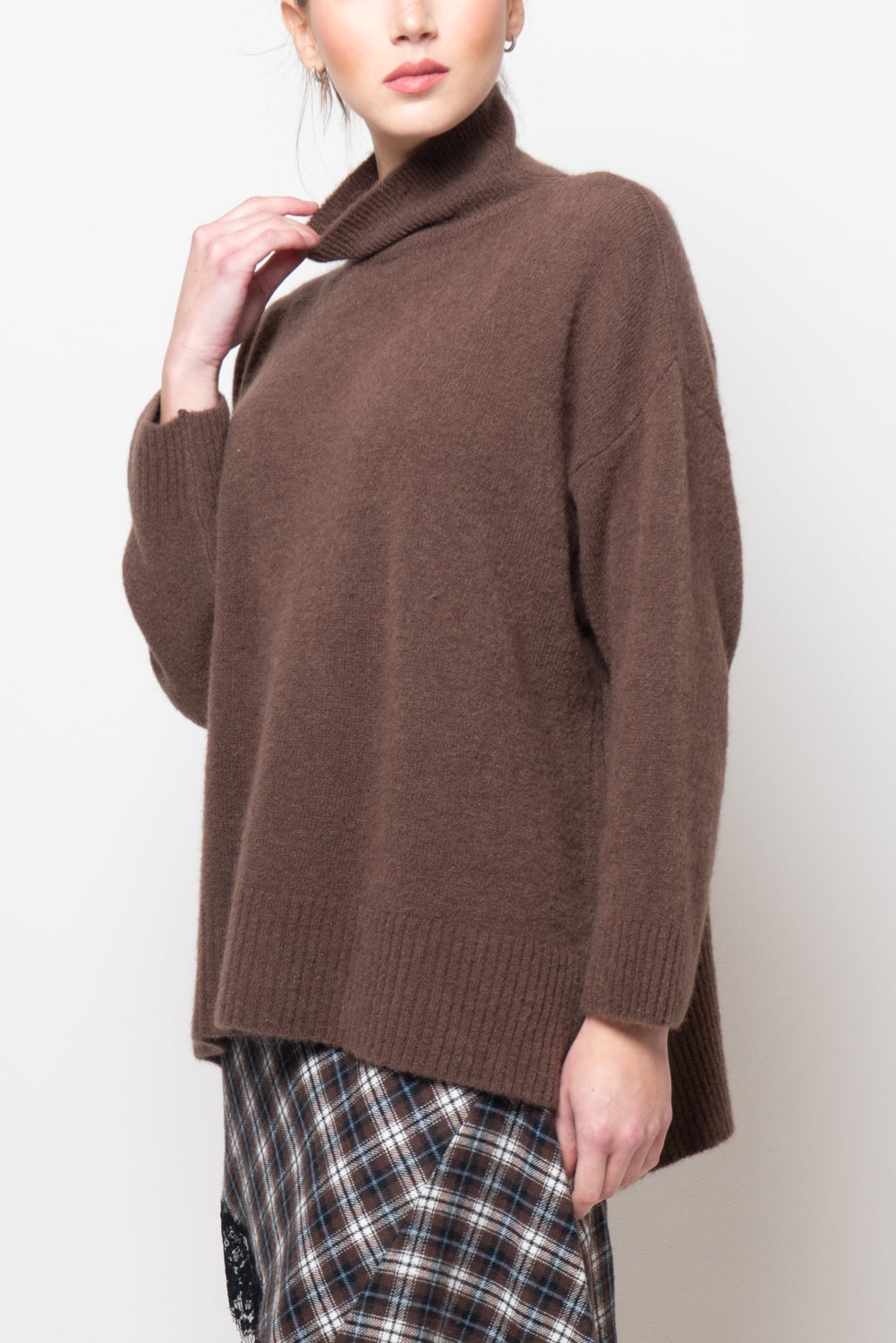 Maglia ampia con collo a cratere