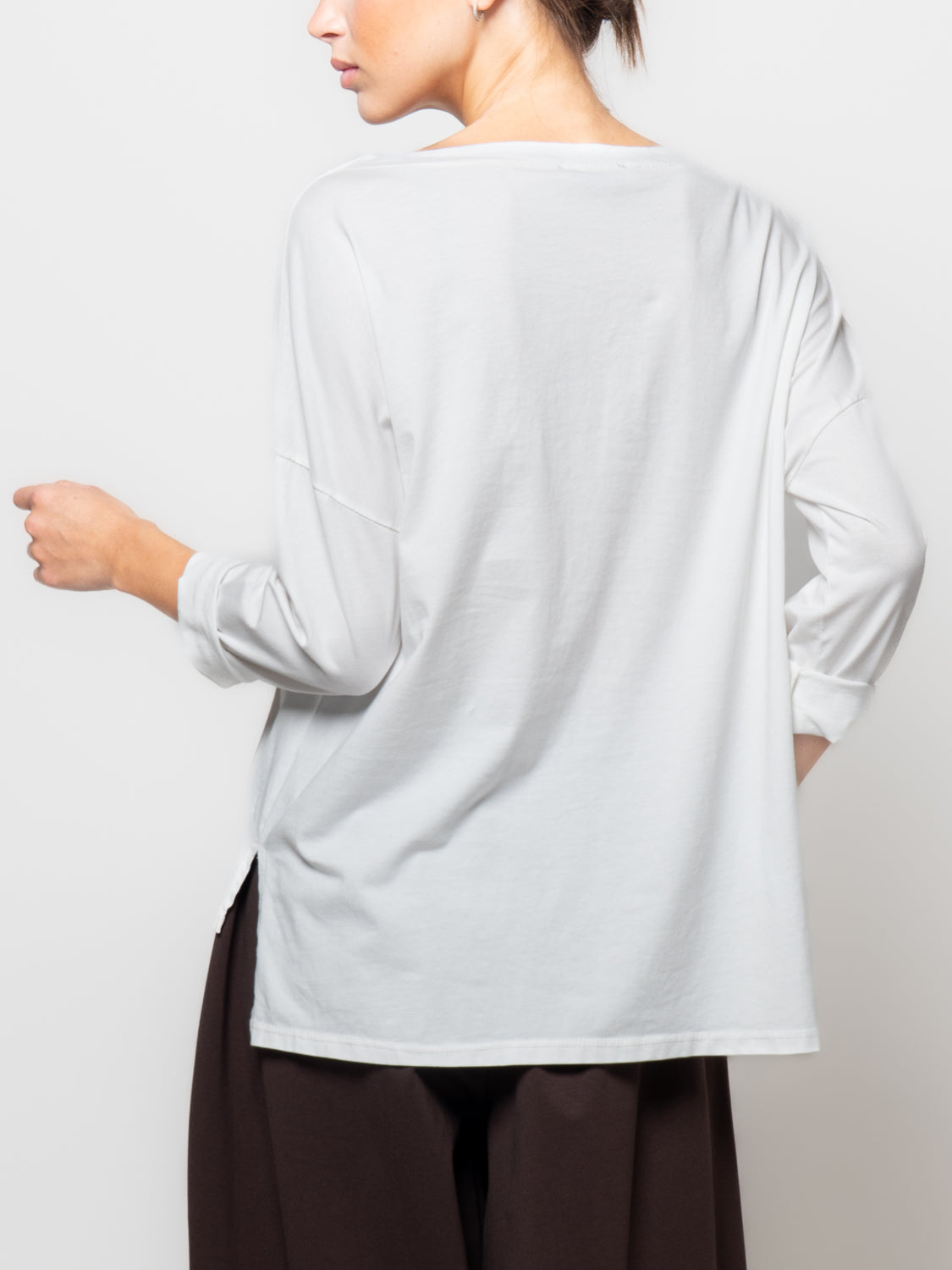 T shirt a manica lunga con scollo a barca