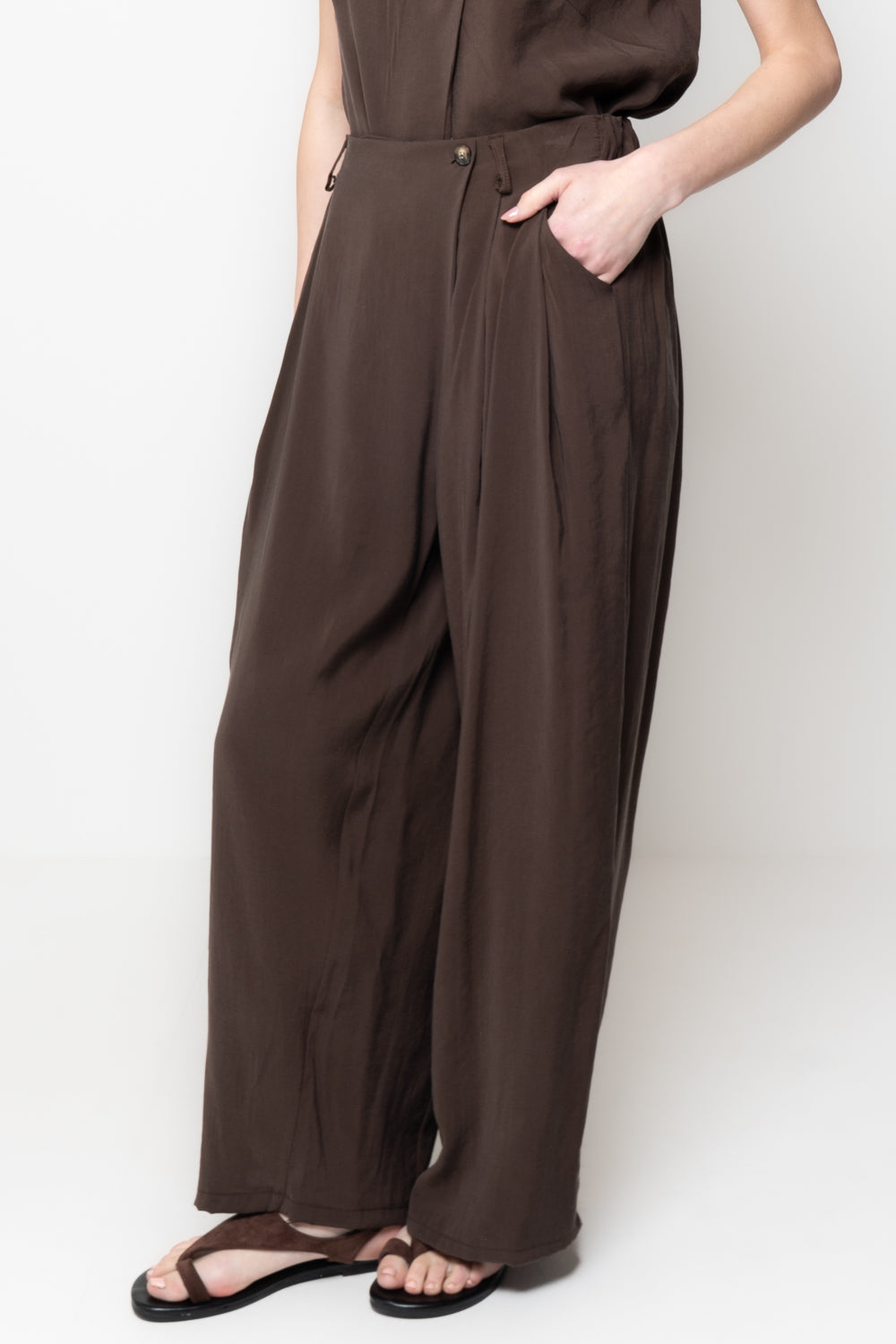 Pantaloni chiusura incrociata