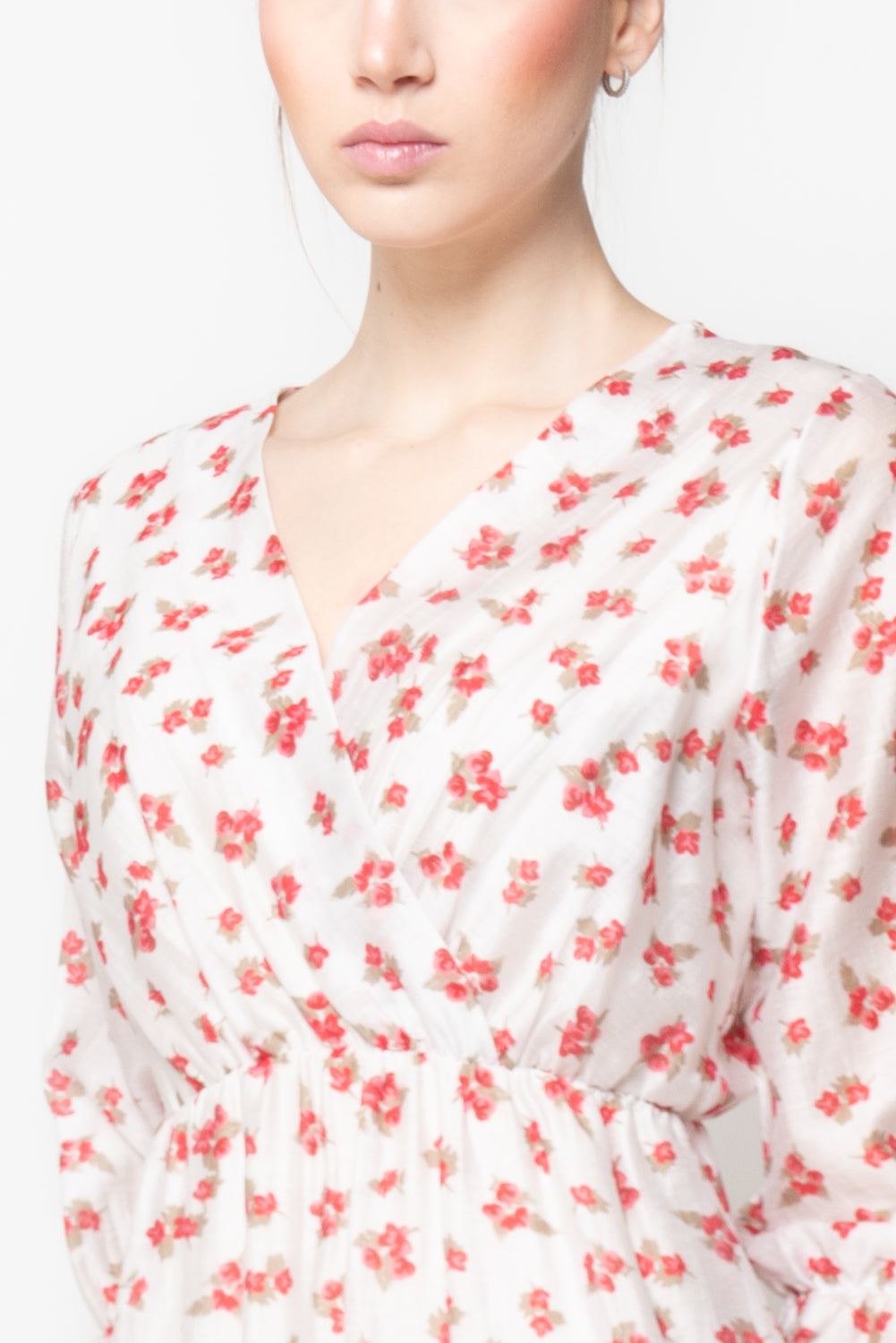 Abito Corto a Fiori con Volant