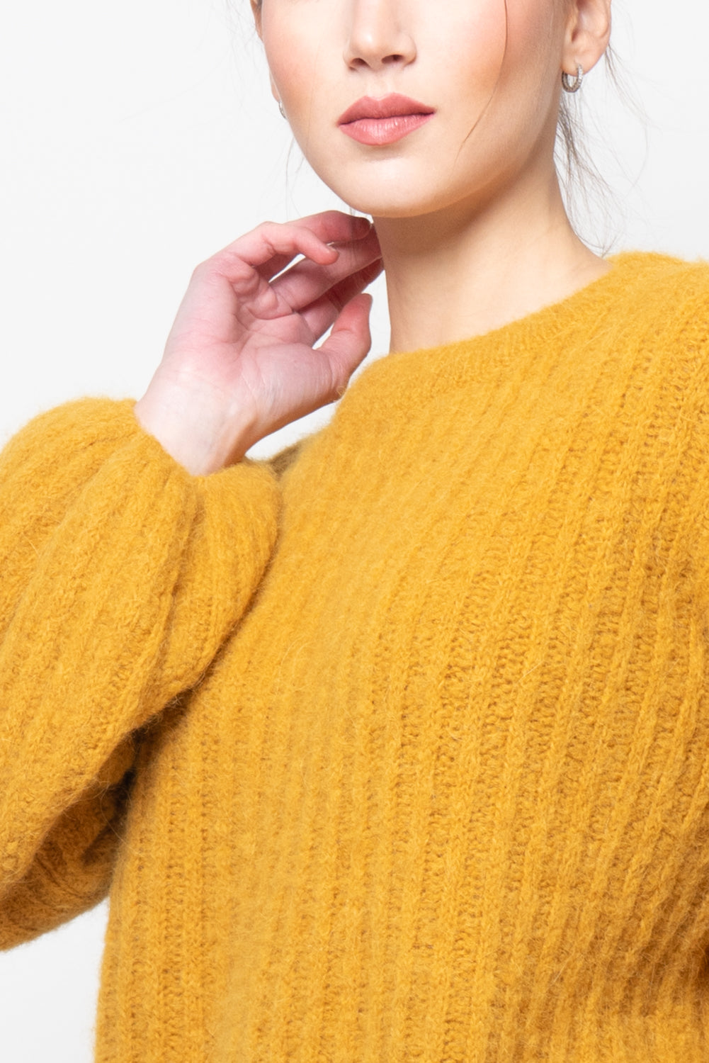 Maglia a coste con manica volume