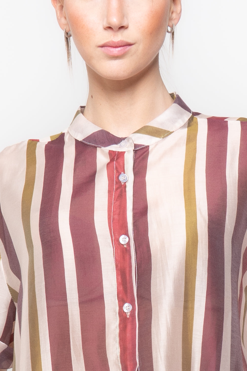 Camicia a Maniche Corte con Colletto alla Coreana