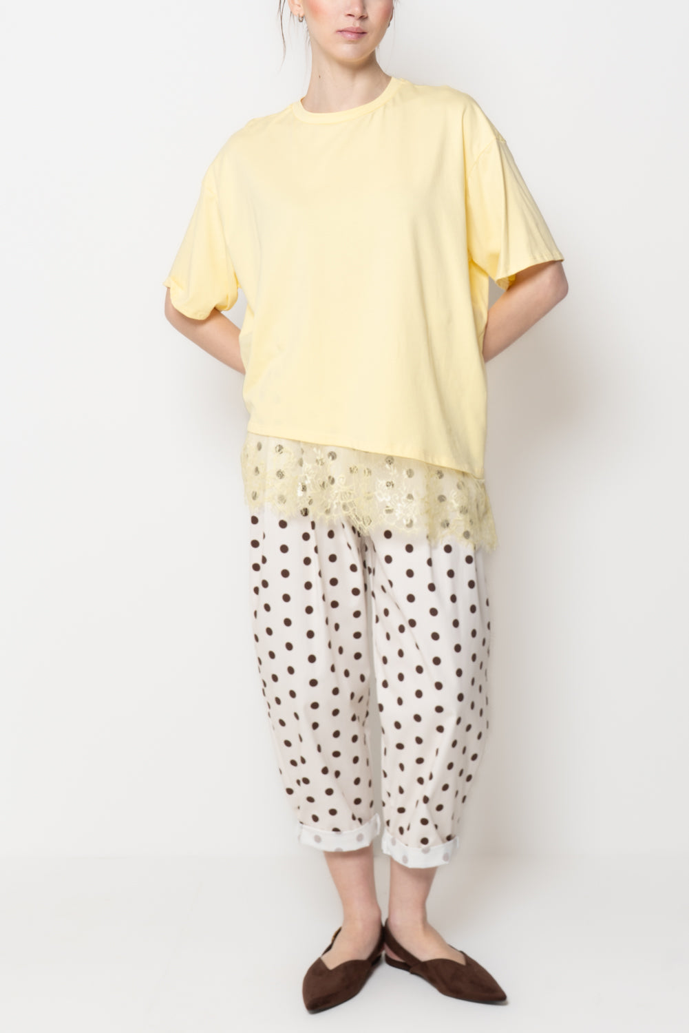 T-shirt con Fondo Asimmetrico in Pizzo