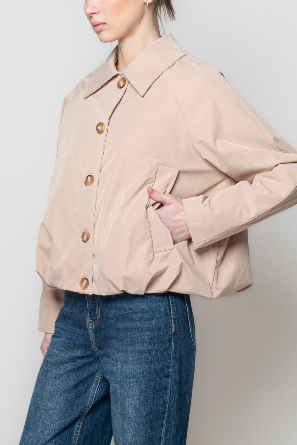 Bomber impermeabile con colletto