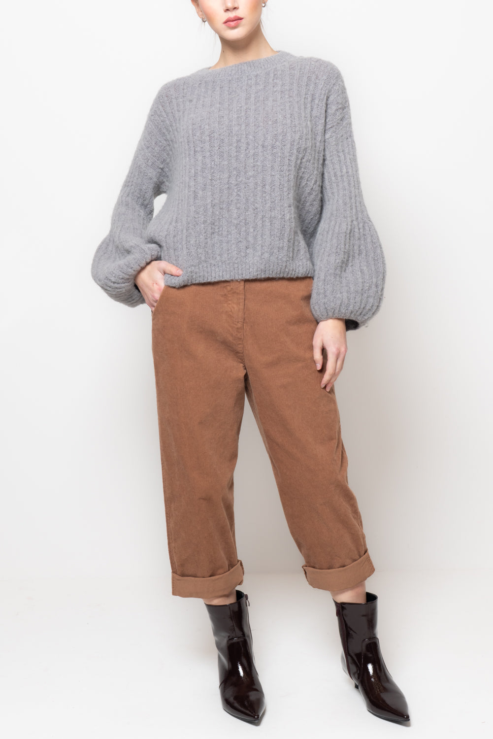 Maglia a coste con manica volume