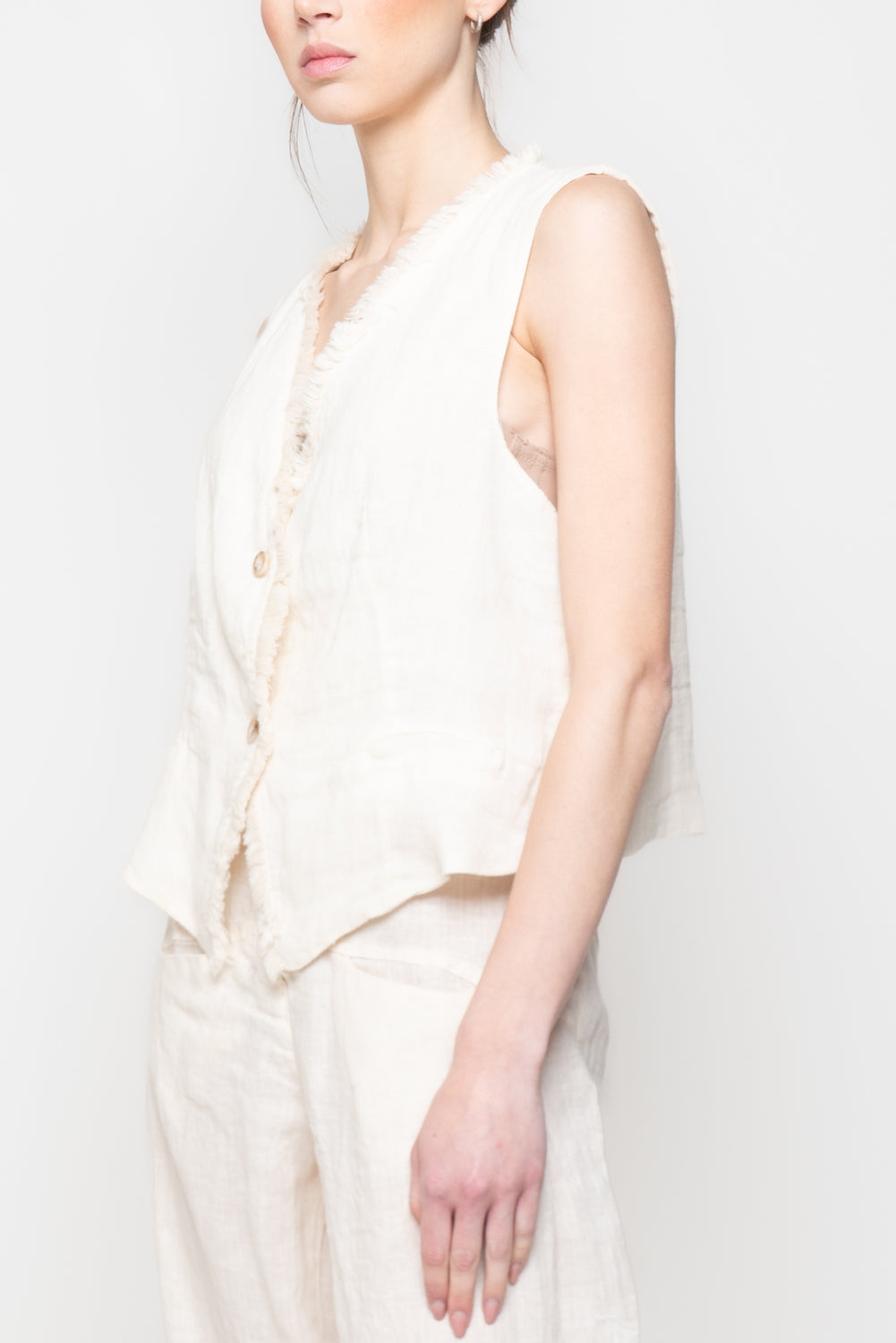 Gilet in 100% Lino con bordi sfrangiati