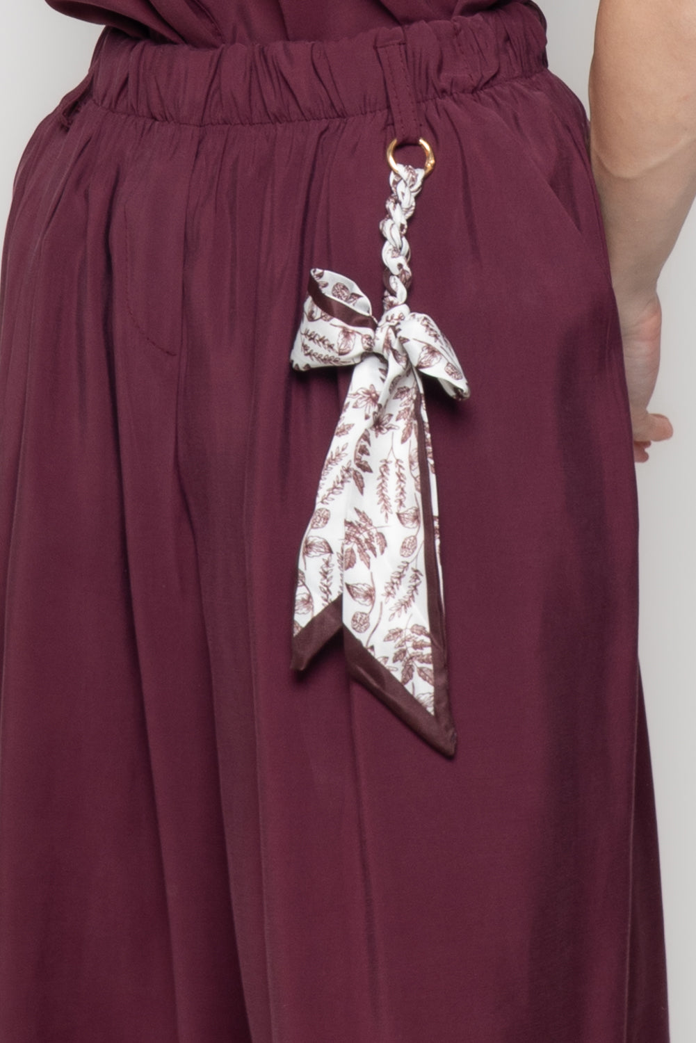 Bermuda Fluido con Foulard