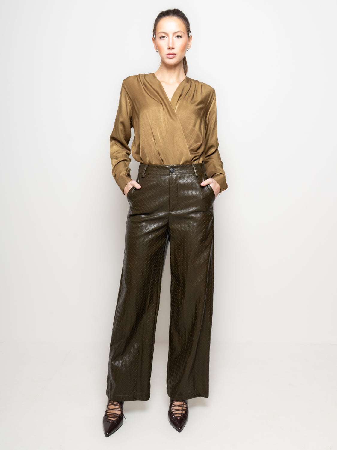 Pantalone culotte in ecopelle intrecciata