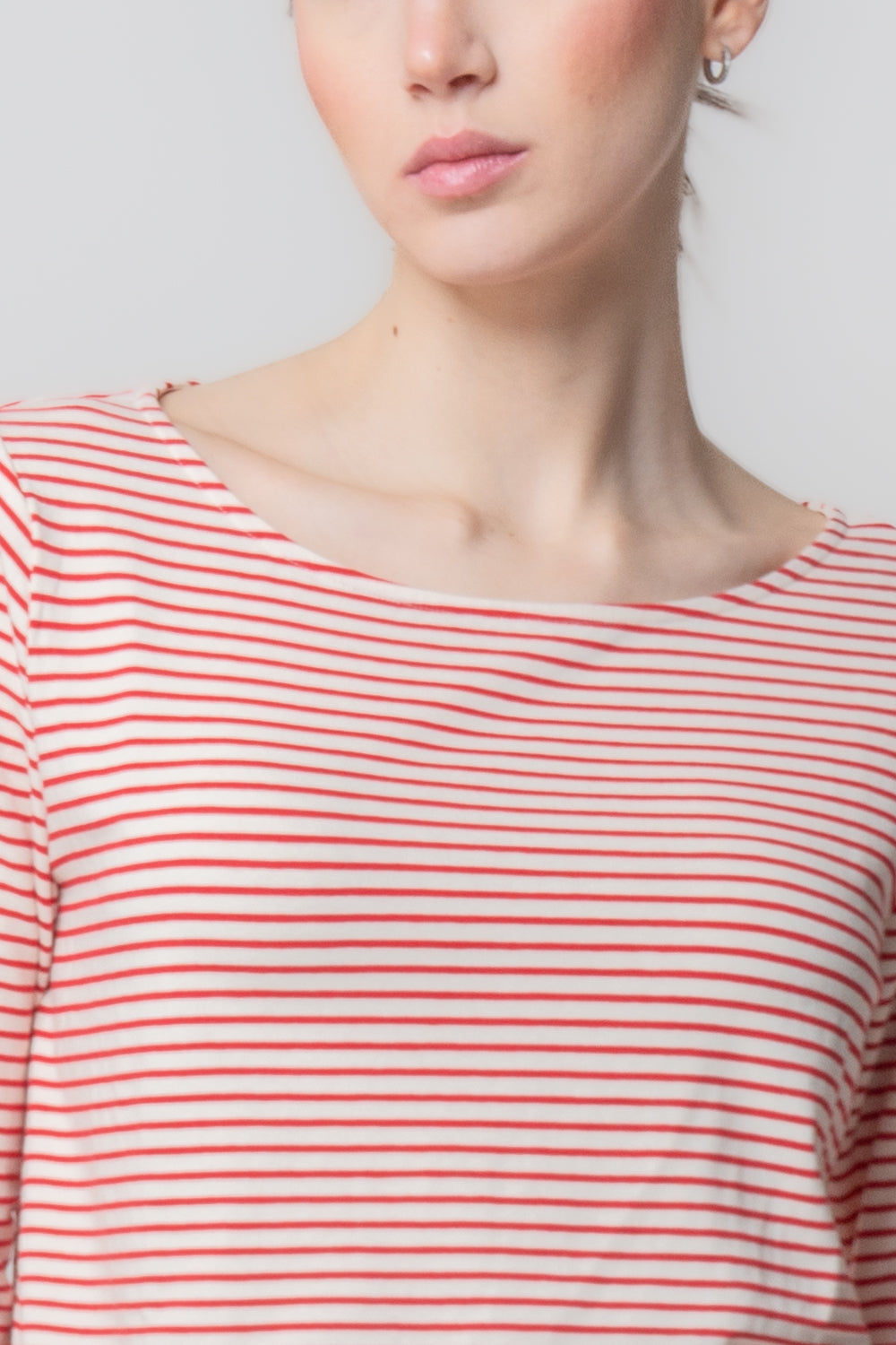 Maglia a Righe Sottili con Spacchetti