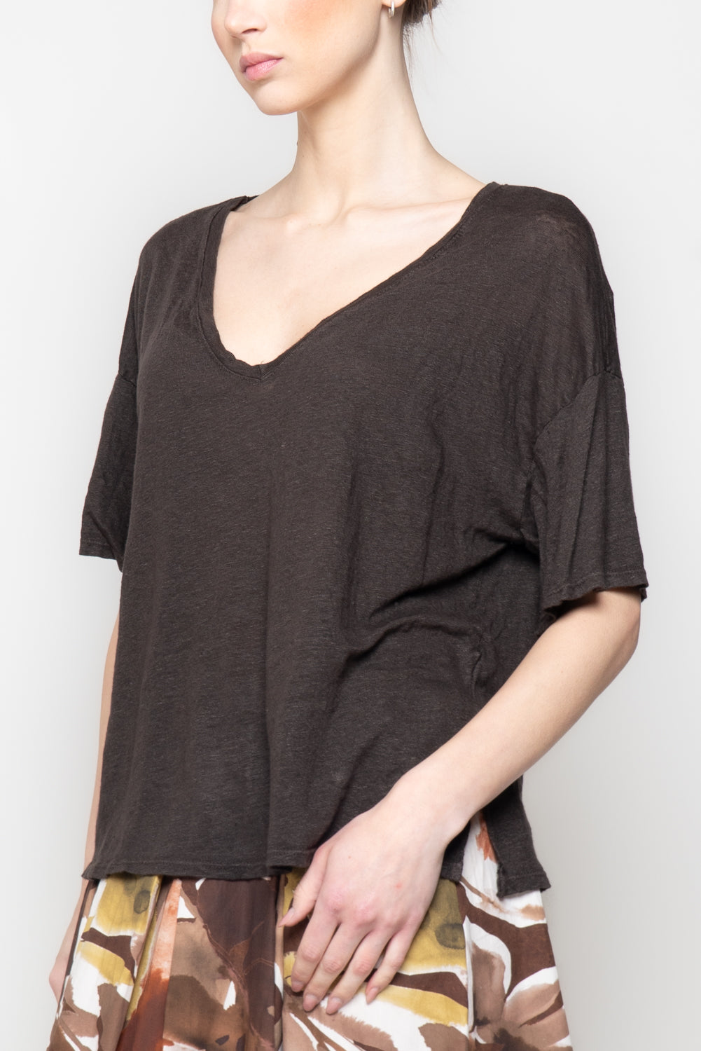T-shirt scollo a V 100% lino