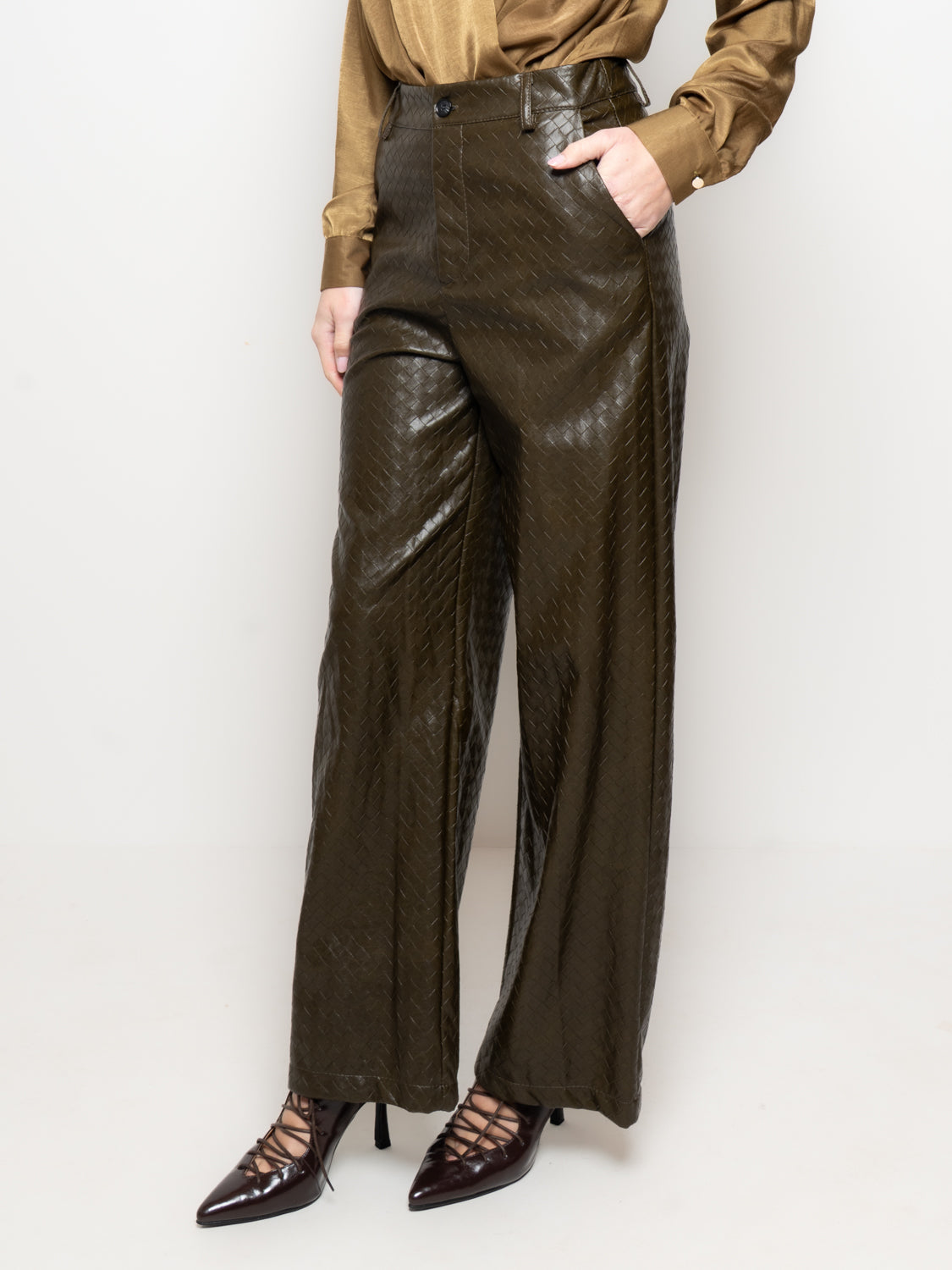 Pantalone culotte in ecopelle intrecciata