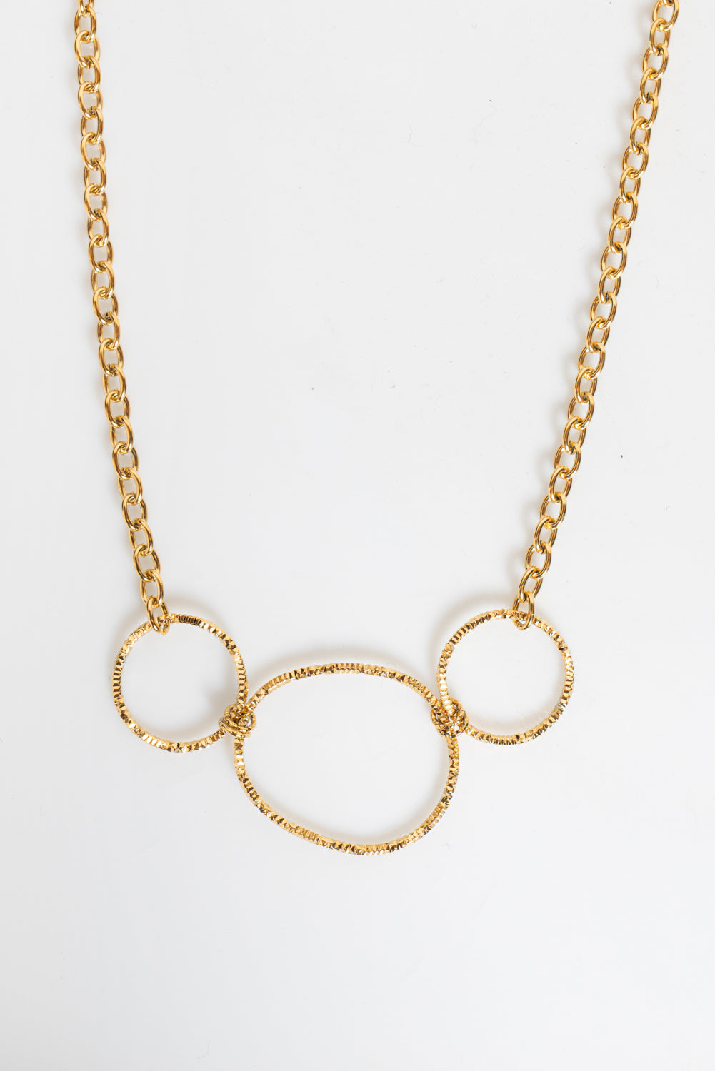 Collana con motivo a cerchi